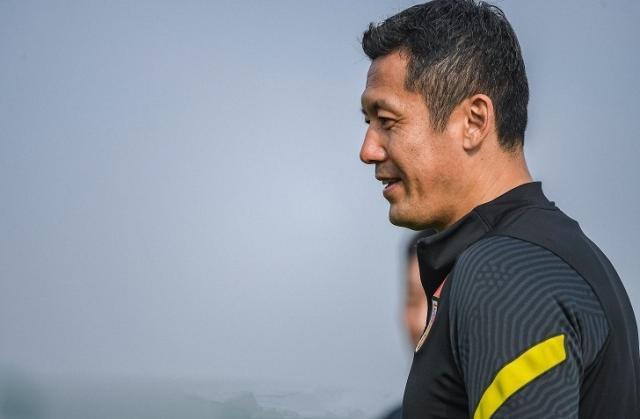 glow-kaiyun.com-02世界杯23人共7人执教一线队 苏媒赞杨晨好大哥